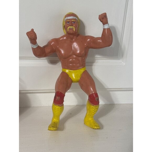 Hulk Hogan WWF Wrestling Superstar Action Figure 1984 LJN Vintage 7.5" - Picture 1 of 2